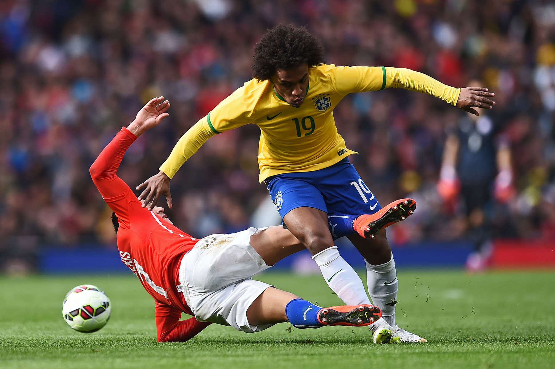 Alexis Sanchez & Willian - Chile vs Brazil International Friendly